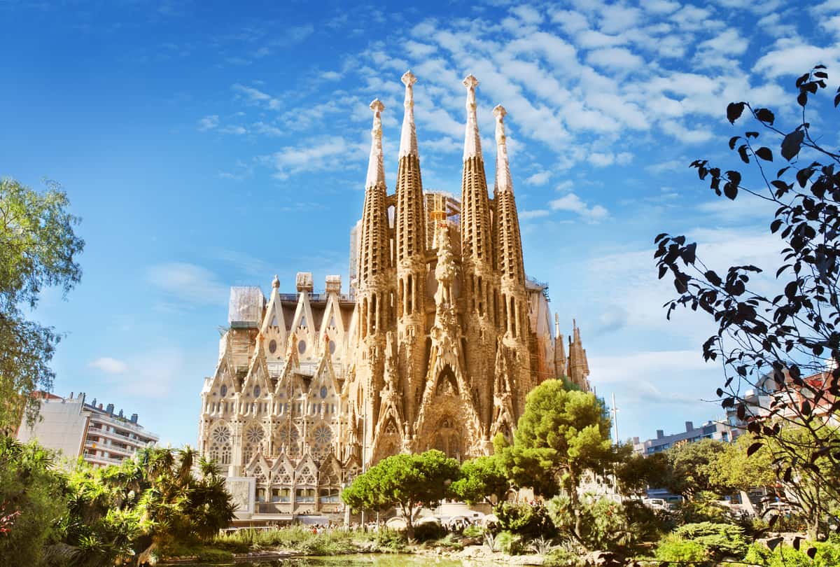 Taking a guided Sagrada Familia tour in Barcelona on a sunny day outside