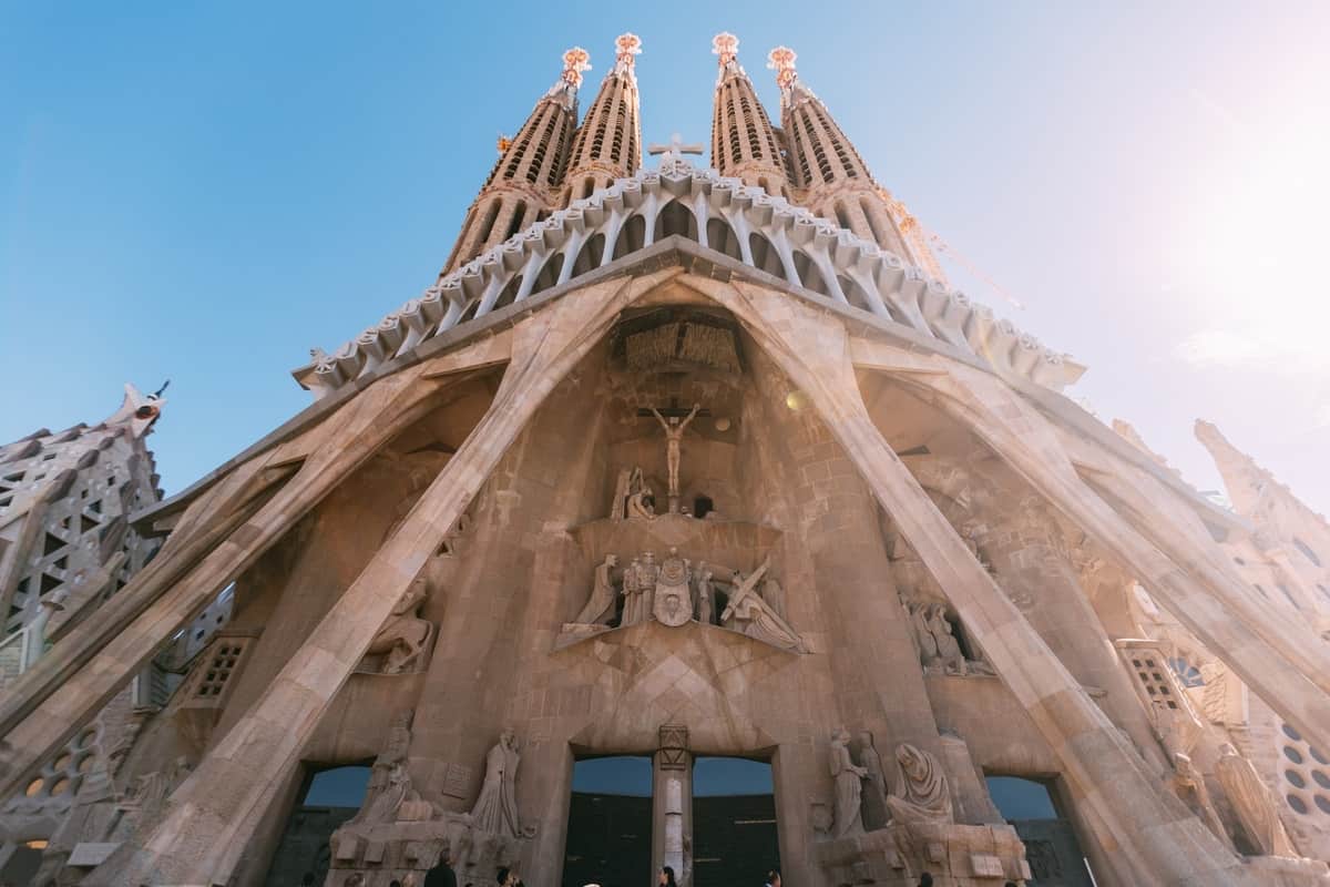 Joining a private Sagrada Familia tour in Barcelona on a sunny day outside