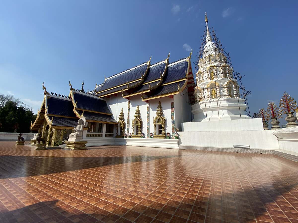 Ubosot at Wat Ban Den, Wat Ban Den how to get there, entrance fee wat ban den