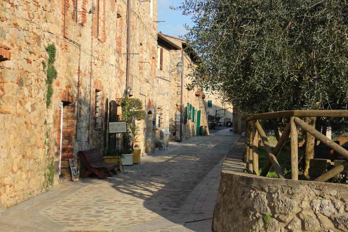 Activities in Monteriggioni best cities in Tuscany