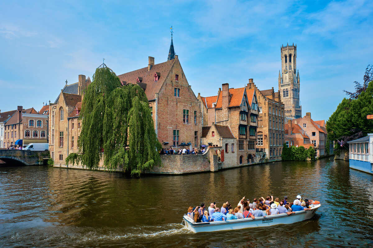 canal boat trips bruges