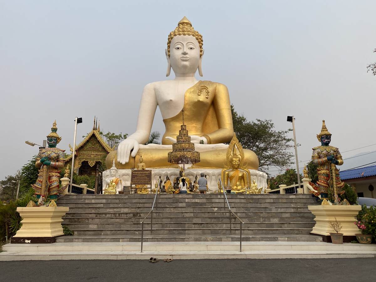 Wat Phra That Doi Kham temple in Chiang Mai