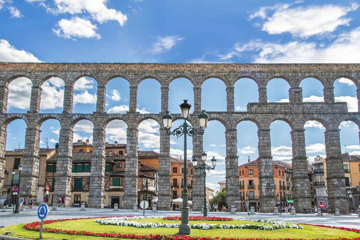 Aqueduct of Segovia on a day tour