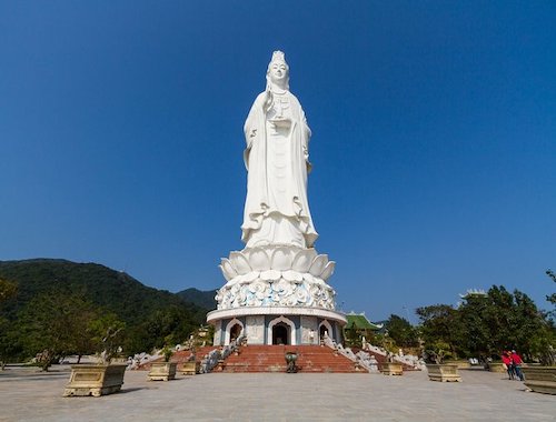 Lady Buddha Da Nang tours