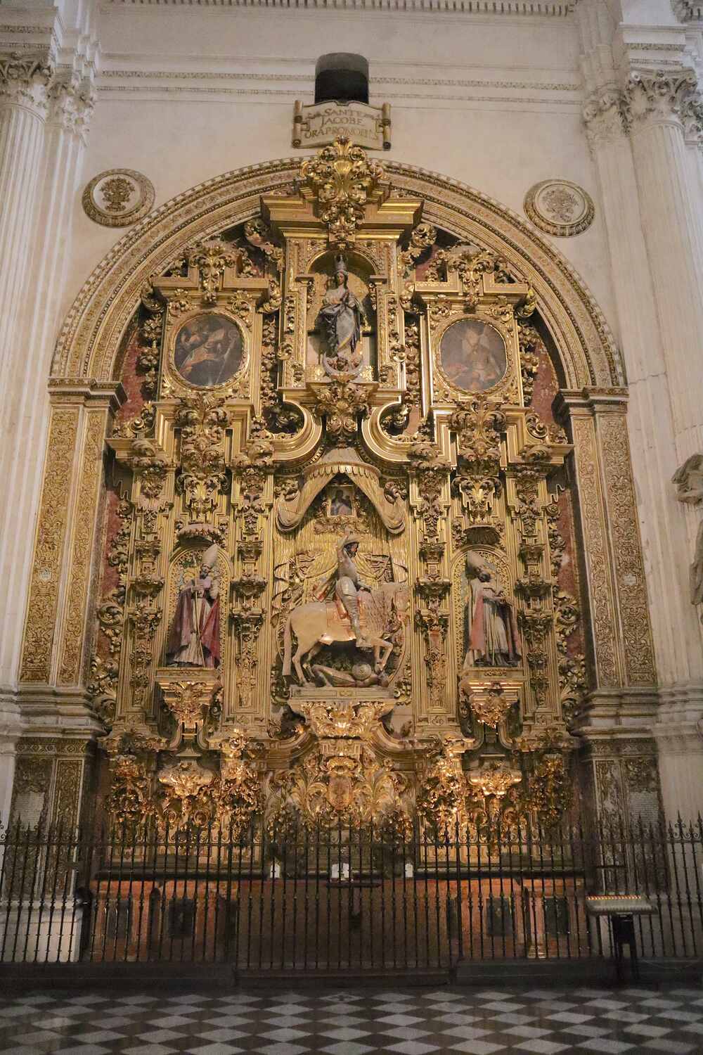 Art-pieces-inside-Catedral-de-Granada