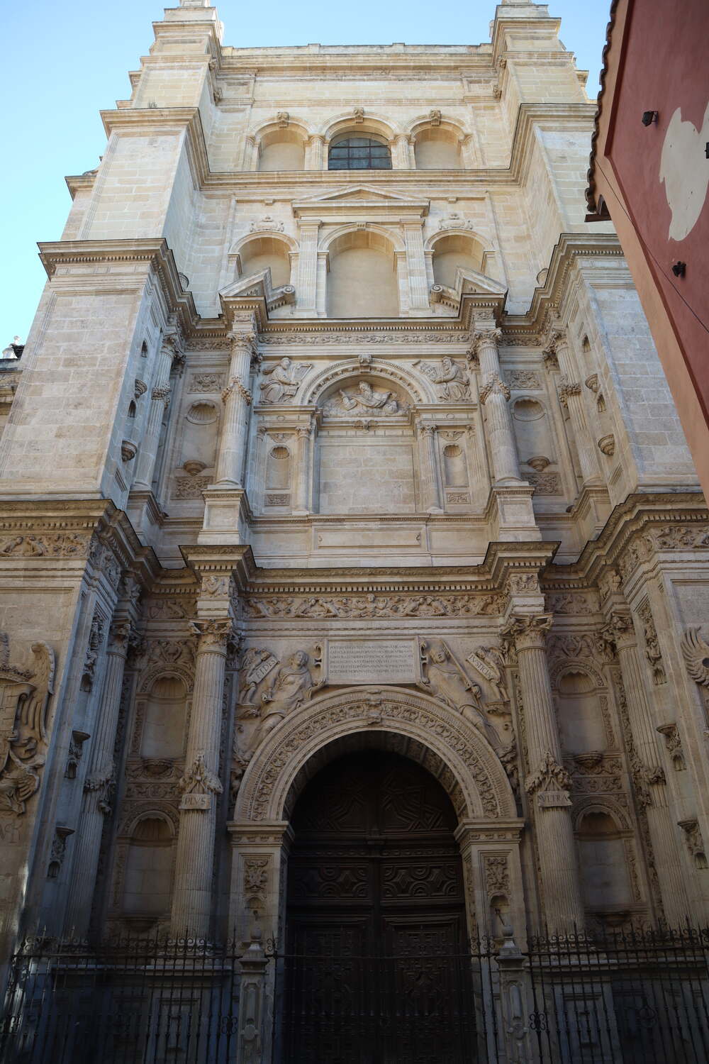Cathedral-of-Granada-tower