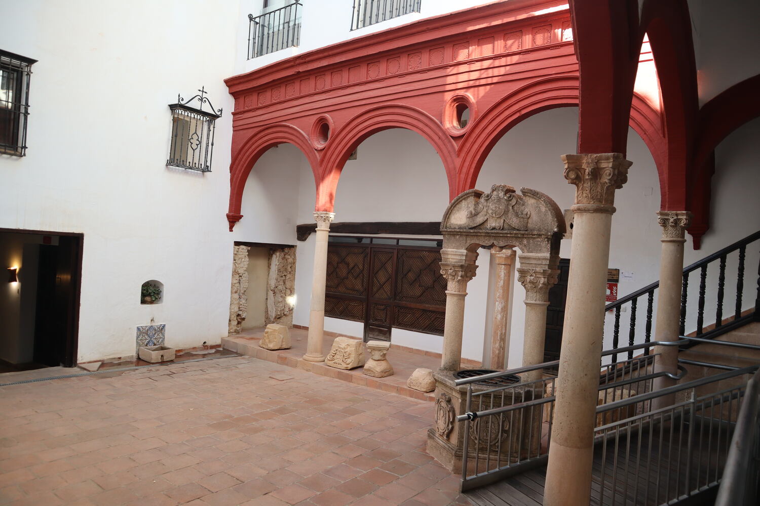 First courtyard stop at the Palacio de Mondragon