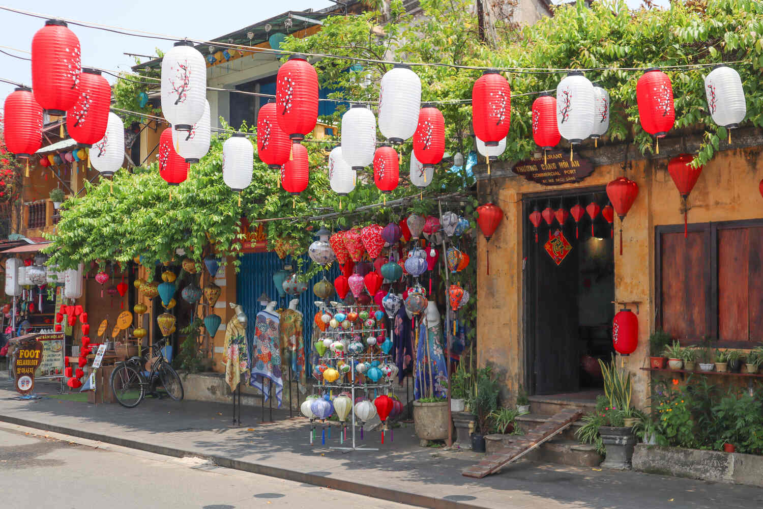 Hoi An ancient town with lanterns and traditional shops