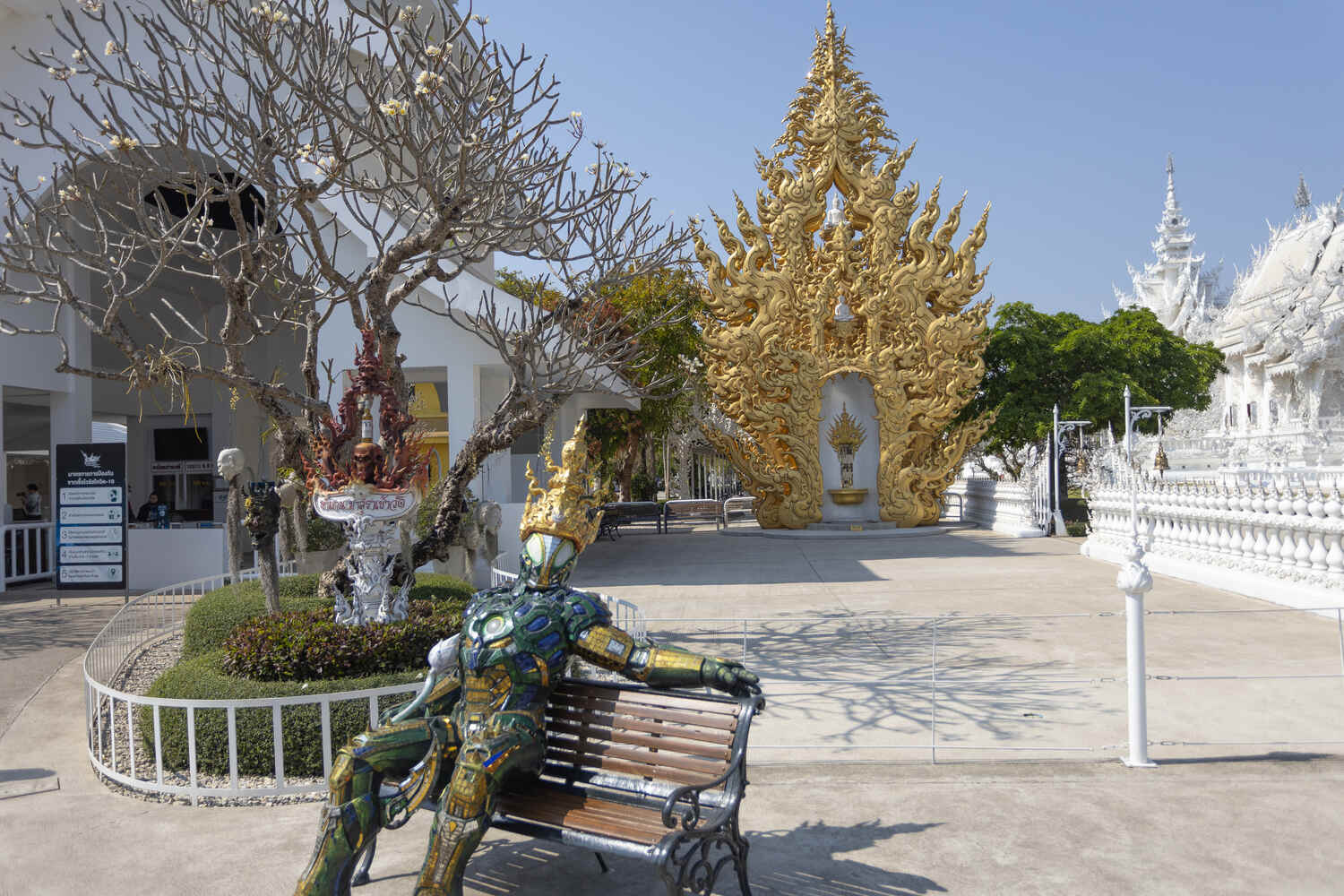 More intriguing details at the Chiang Rai white temple