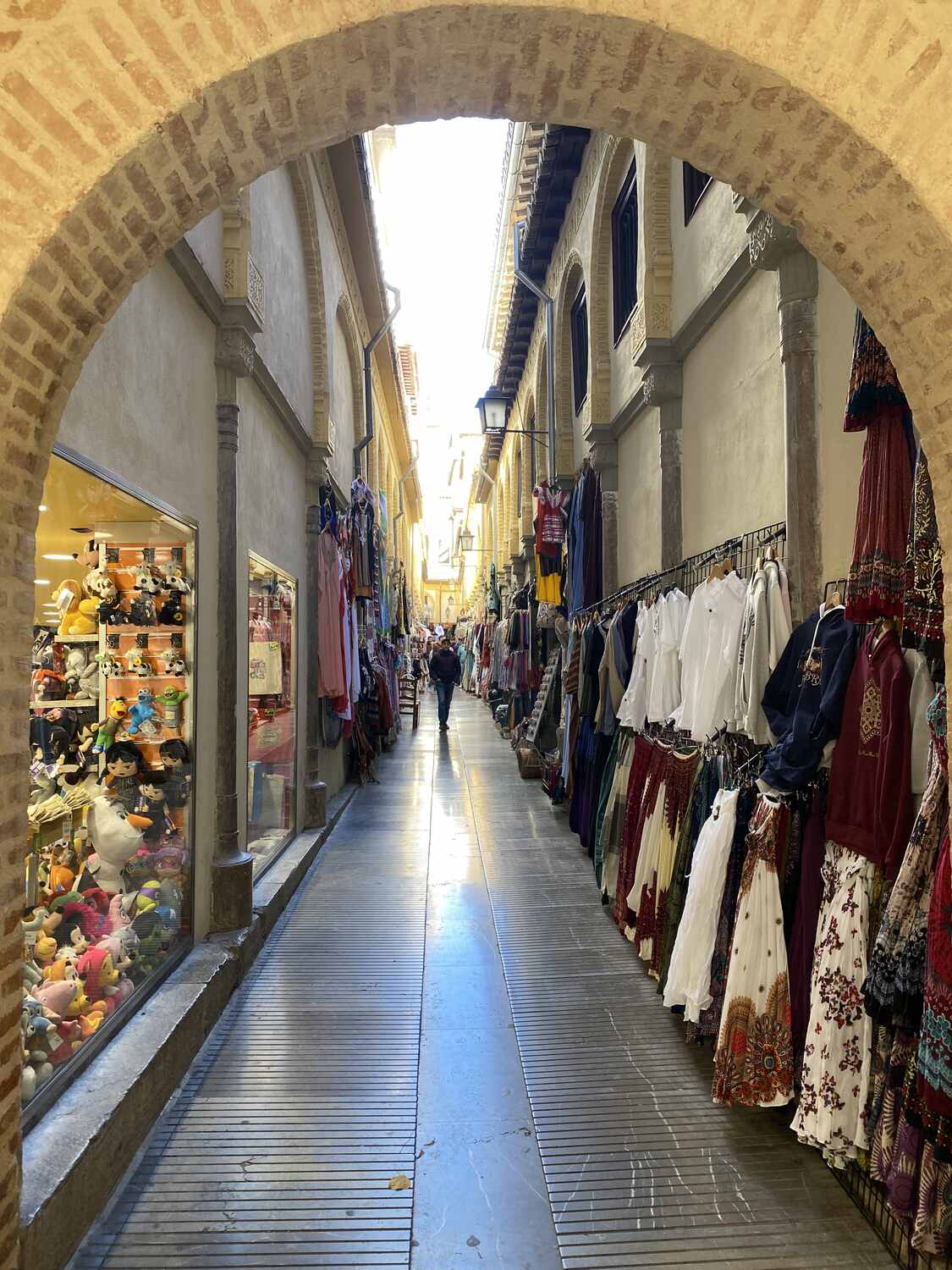 Streets of Alcaicería in Granada