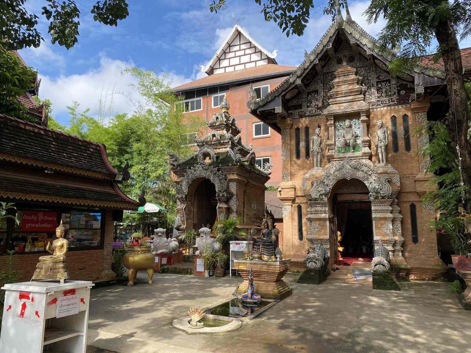 Wat-Lok-Moli-in-Chiang-Mai
