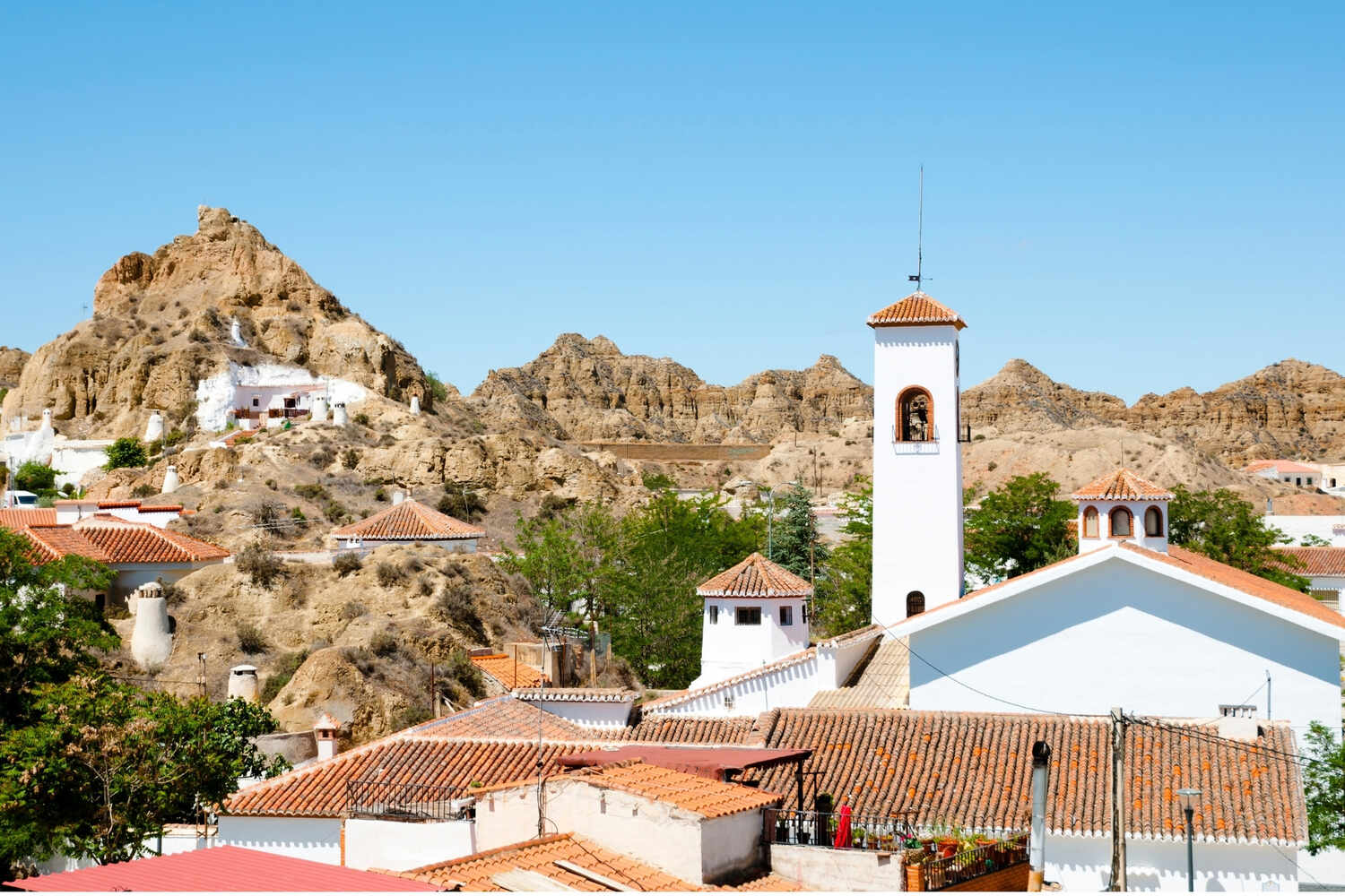 White-houses-and-church-in-Guadix