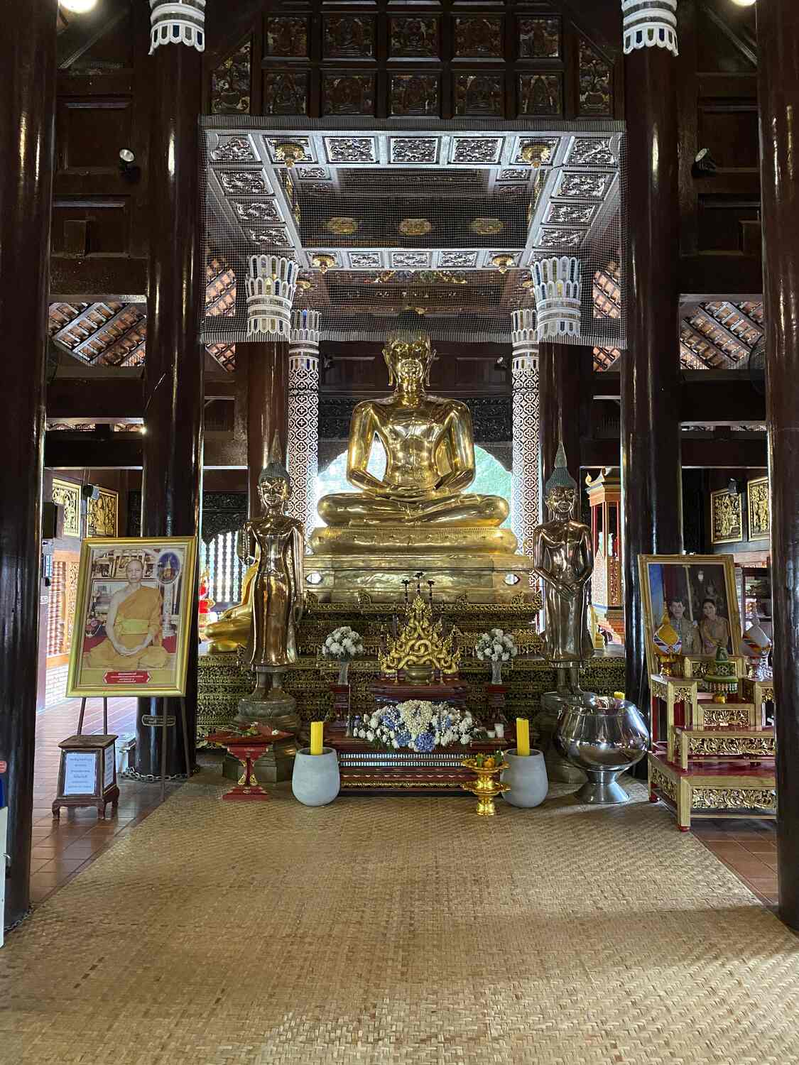 Buddha image in side Wat Lok Molee temple