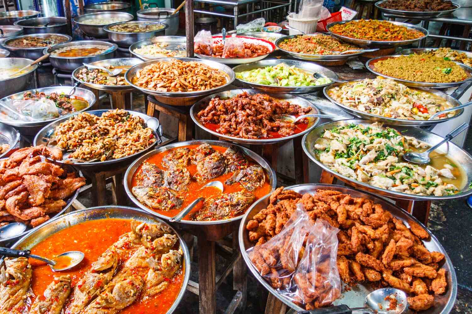 Chiang-Mai-Street-Food-in-Thailand