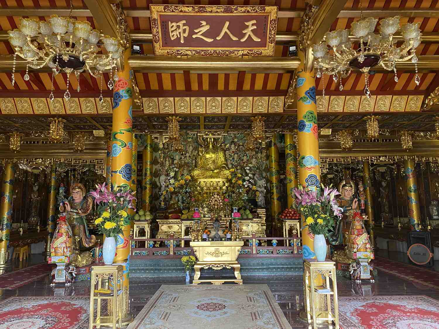Inside-An-Long-Temple-in-Da-Nang