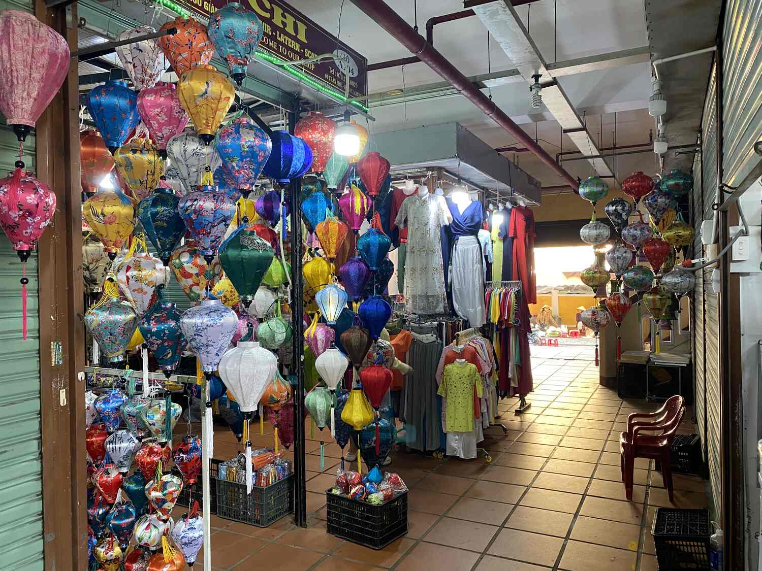 Inside-Hoi-An-Market