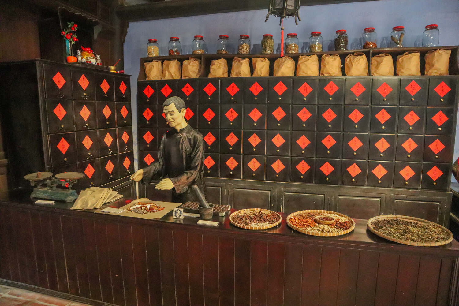 Traditional-medicine-store-representation-in-Hoi-An