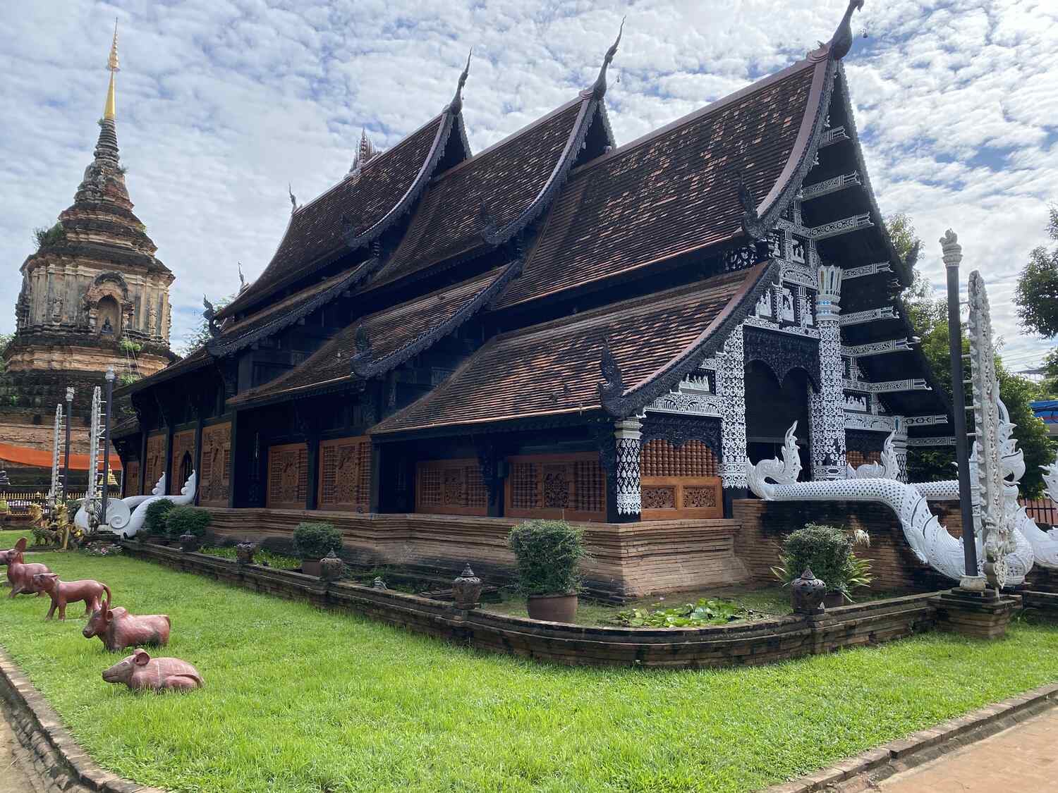 Wat-Lok-Moli-temple-in-Chiang-Mai