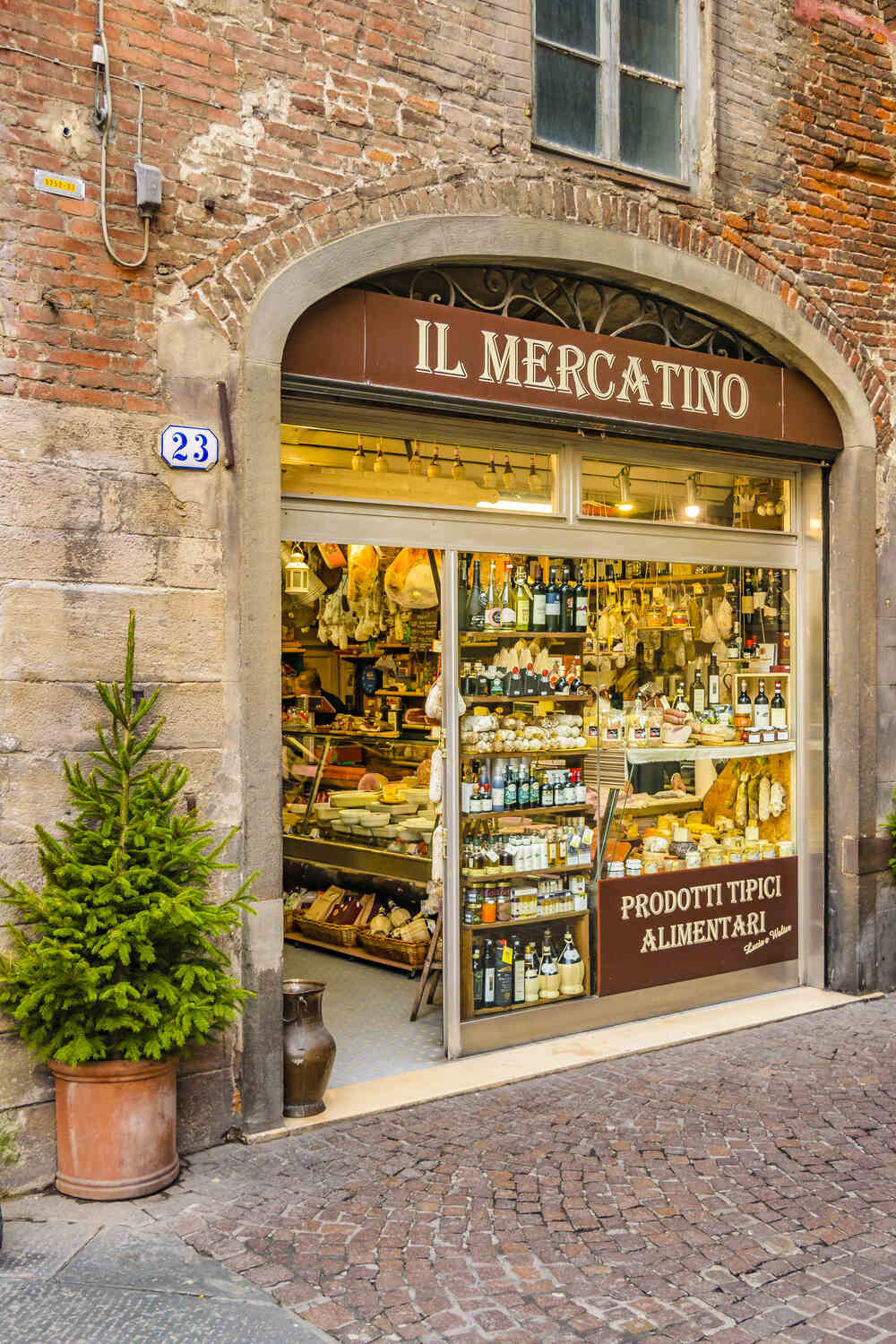 shop-in-Lucca