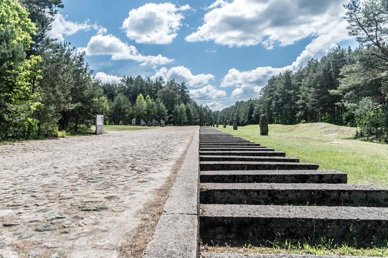 Railway-monument-at-the-Nazi-extermination-camp-Treblinka-II